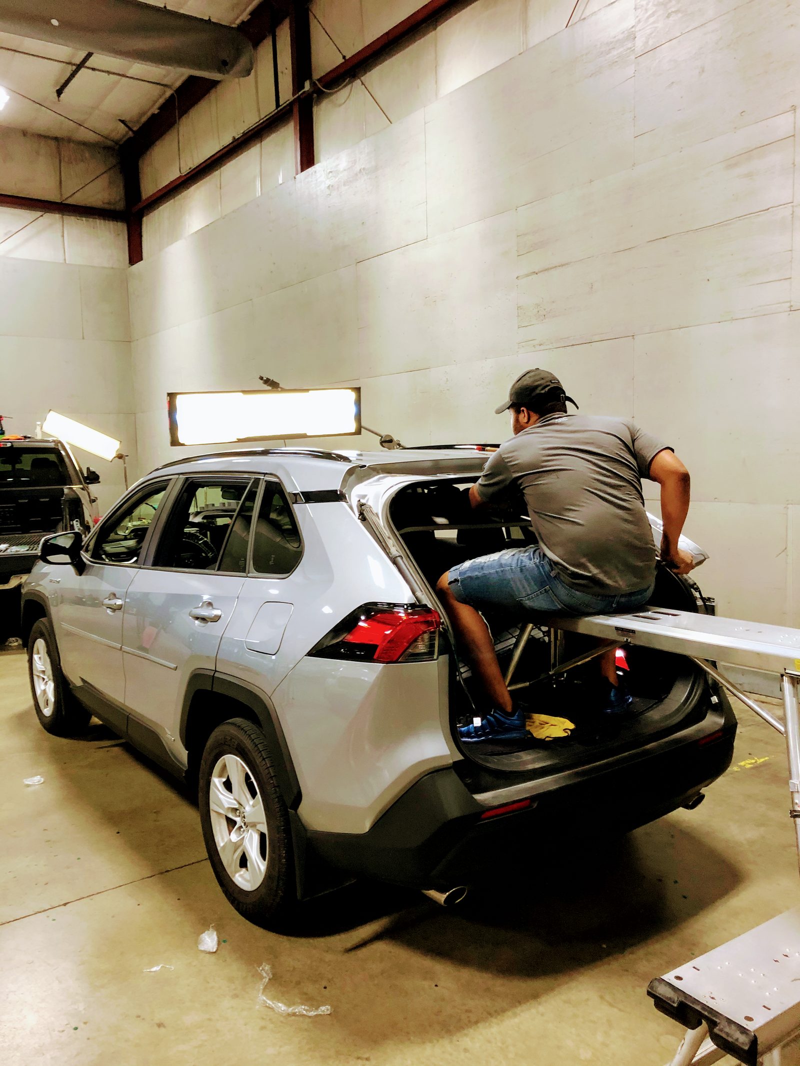 Dent Raptor Auto listing photograph