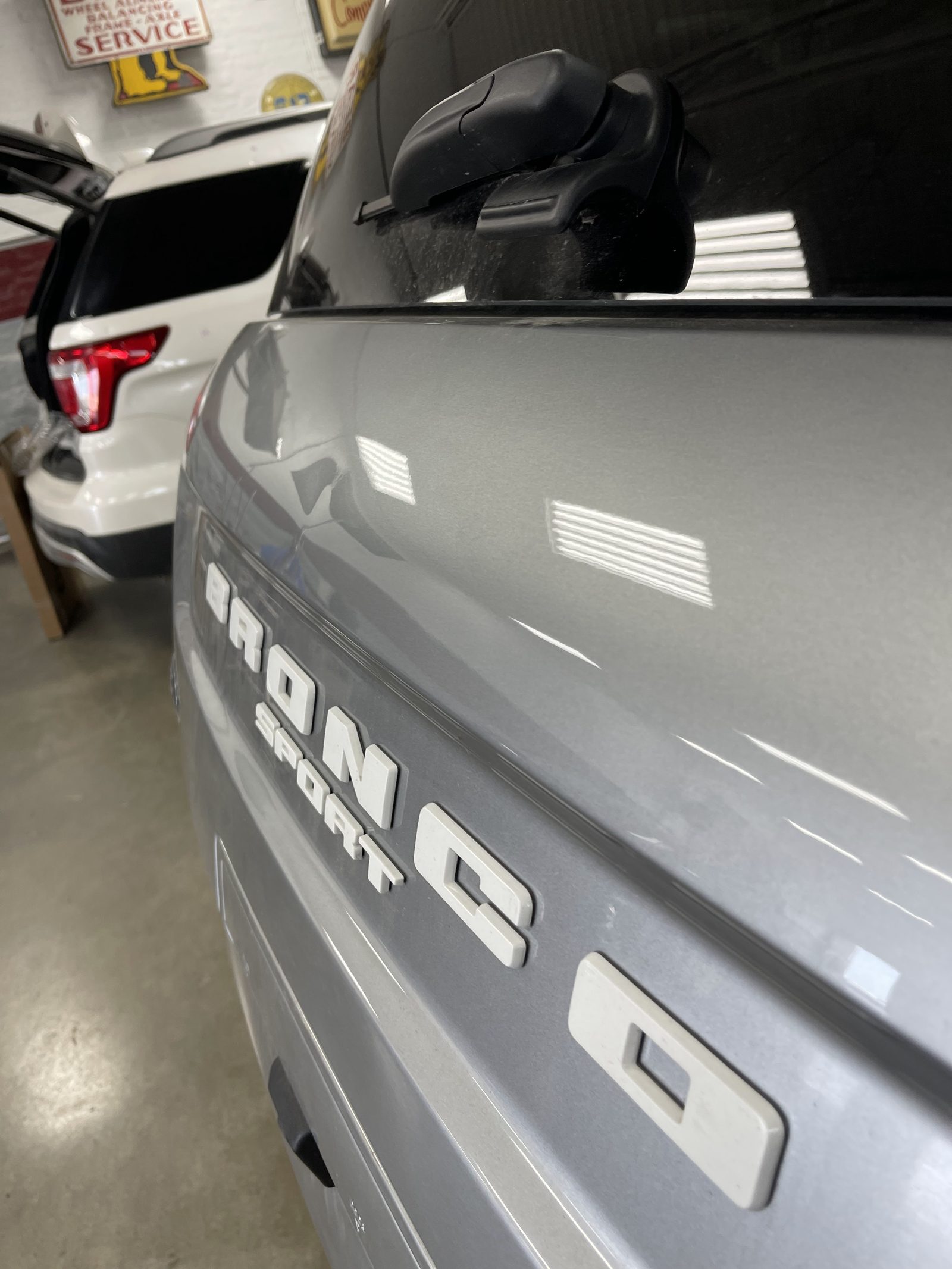 Dent Raptor Auto listing photograph