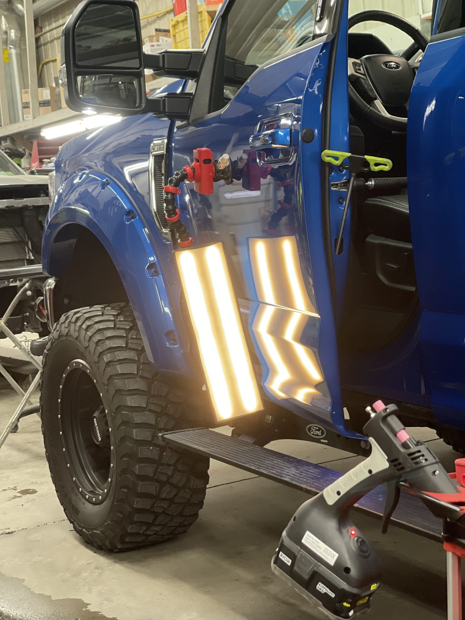 Dent Raptor Auto listing photograph